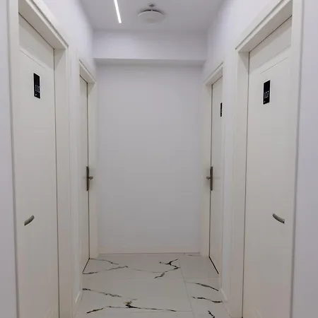 Apartment Flori *