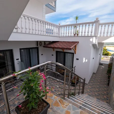 Flori Apartment