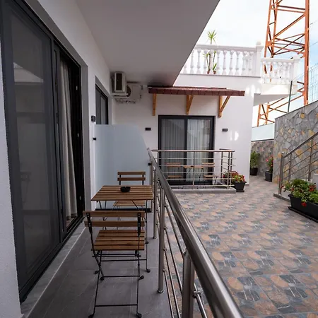 Apartment Flori *