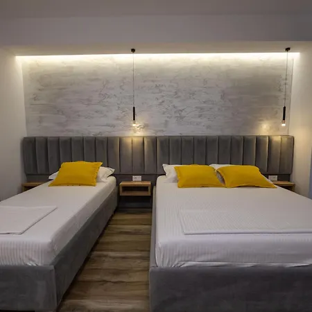 Apartment Flori *