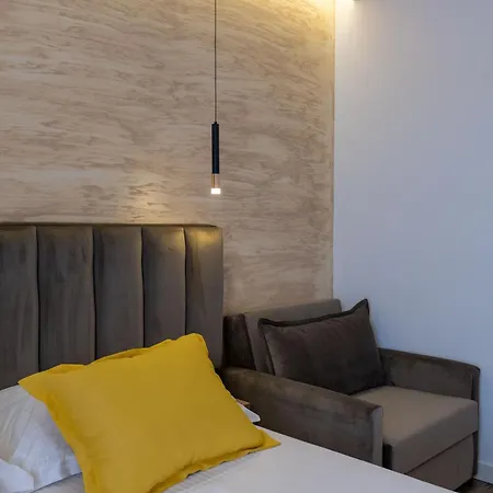 Flori Apartment *