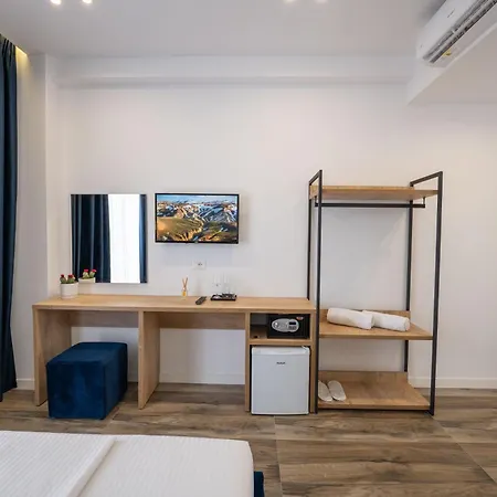 Flori Apartment *