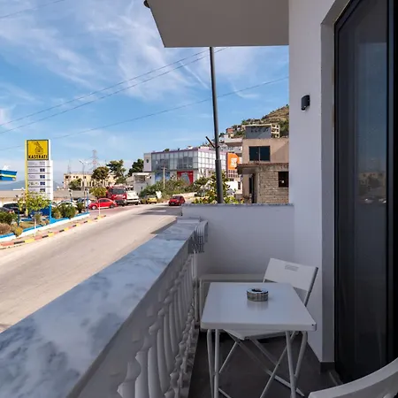 Apartment Flori *